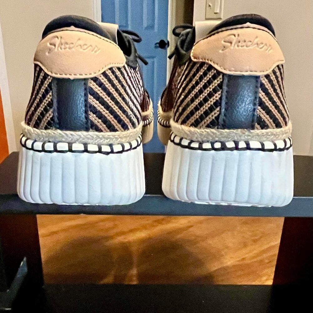 Skechers Wilshire Blvd Breezy Stroll Sneakers w/ Air-Cooled Memory Foam Size 8.5 - Picture 5 of 7